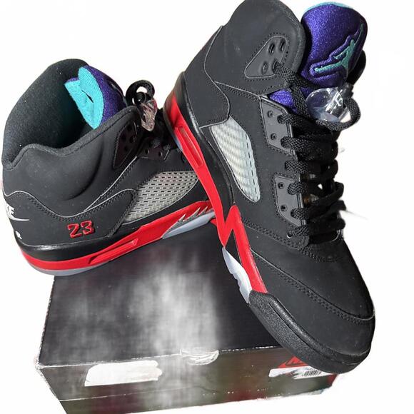 Nike Air Jordan Size 11 M 5 Retro Sneakers Black Red Size 11 - Picture 1 of 8